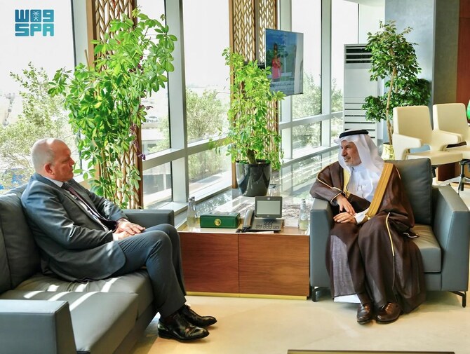 KSrelief chief meets Dutch ambassador in Riyadh